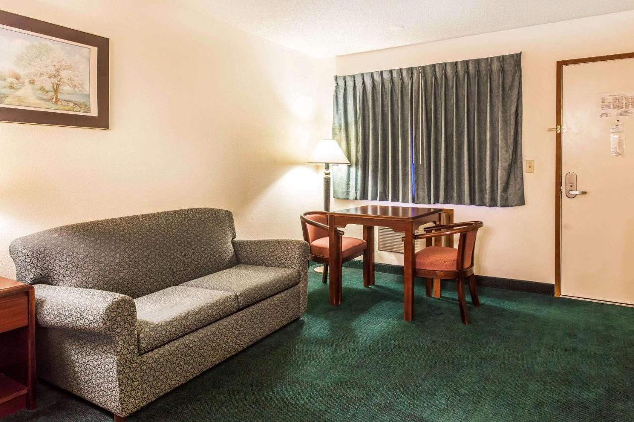 Econolodge Everett Eksteriør bilde